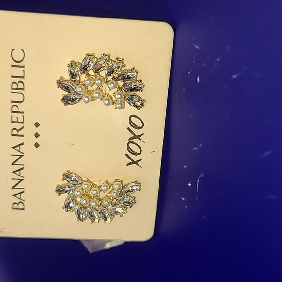 Banana republic pierced earrings with faux diamonds and pearls and gold tone - Picture 2 of 4